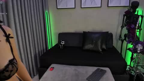 HEXAVELLE  online show from 17, 10, 2025