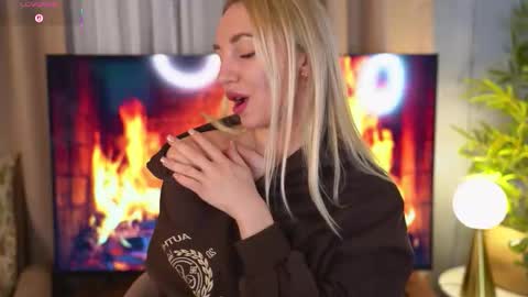 Snapshot of hey_becky chatting on 11, 2, 2026 Becky online show from 11, 2, 2026