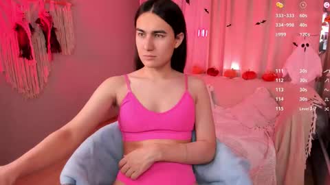 Snapshot of heyalena chatting on 18, 10, 2025 heyalena online show from 18, 10, 2025