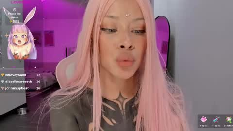 Snapshot of heybambino_ chatting on 25, 1, 2025 Bambi.....Help me get 100 likes in the satisfaction bar. online show from 25, 1, 2025