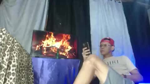 Snapshot of hidden_hairypigass chatting on 9, 11, 2025 HIDDEN YUDEVIL online show from 9, 11, 2025