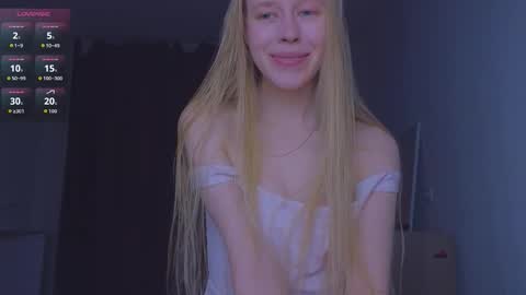 Snapshot of hihi_im_chloe chatting on 17, 10, 2025 Chloe online show from 17, 10, 2025