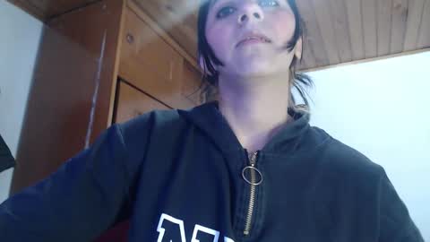 Snapshot of hilari18 chatting on 11, 9, 2025 hilaril18 online show from 11, 9, 2025