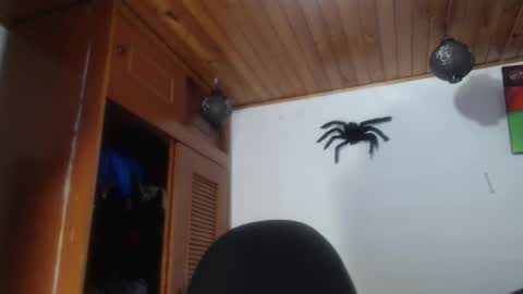 Snapshot of hilari18 chatting on 23, 10, 2025 hilaril18 online show from 23, 10, 2025