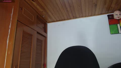 Snapshot of hilari18 chatting on 25, 11, 2025 hilaril18 online show from 25, 11, 2025