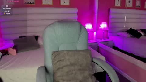 hilary_tailor online show from 17, 10, 2025