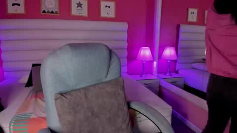 hilary_tailor online show from 20, 10, 2025