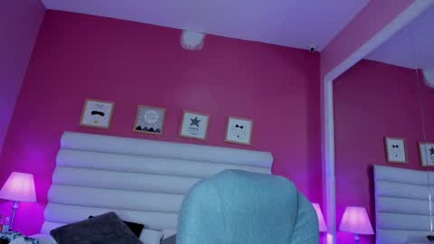 hilary_tailor online show from 2, 12, 2025