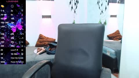 H I L A R Y online show from 24, 1, 2025