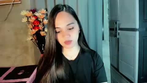 hilarymolly online show from 12, 2, 2026