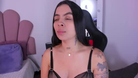 Snapshot of hillary_jones chatting on 11, 2, 2025 sarah online show from 11, 2, 2025