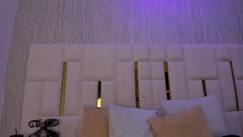 Hillary online show from 8, 4, 2026