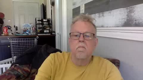 Snapshot of hillcountrydads chatting on 20, 12, 2025 TwoDaddies online show from 20, 12, 2025