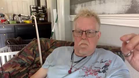 Snapshot of hillcountrydads chatting on 7, 1, 2026 TwoDaddies online show from 7, 1, 2026