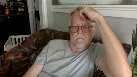 Snapshot of hillcountrydads chatting on 2, 3, 2026 TwoDaddies online show from 2, 3, 2026