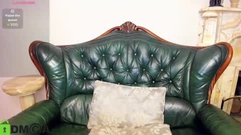 Snapshot of hilleva chatting on 19, 10, 2025 hilleva online show from 19, 10, 2025