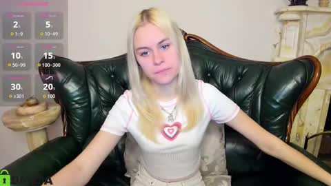 Snapshot of hilleva chatting on 25, 10, 2025 hilleva online show from 25, 10, 2025