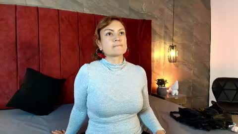 hinata_moonn online show from 19, 6, 2026