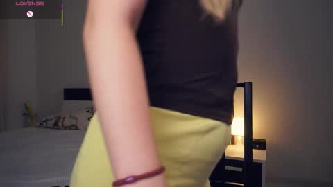 Snapshot of hip_hop_baby chatting on 8, 10, 2025 Leya Day Mary Night PvT Open online show from 8, 10, 2025