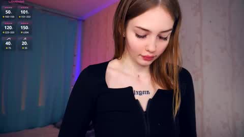 Snapshot of hip_hop_baby chatting on 25, 11, 2025 Leya Day Mary Night PvT Open online show from 25, 11, 2025