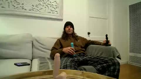 Hippie Jijm online show from 2, 4, 2026