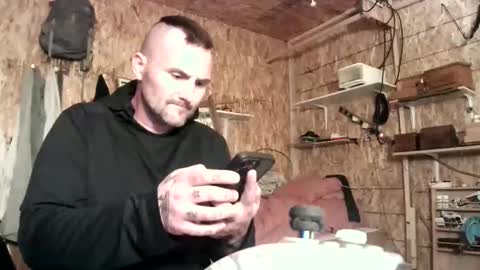 Snapshot of hippostixs chatting on 5, 4, 2026 Krush Vibrations online show from 5, 4, 2026