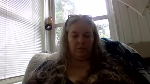 hippysnewhere online show from 29, 6, 2026