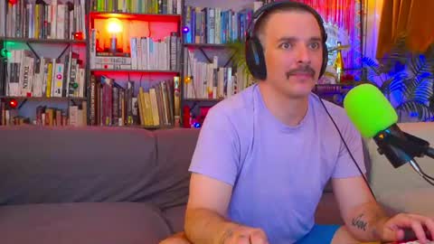 HipsterTrash Clark one half of Task Manager online show from 14, 6, 2026