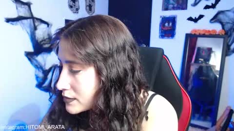 Hitomi Arata online show from 24, 11, 2025