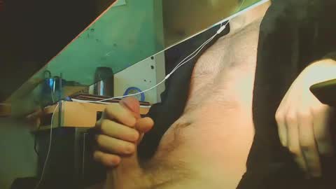 Hairy Hockey Player 92 online show from 31, 1, 2025