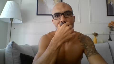 Snapshot of hocus44 chatting on 19, 7, 2026 Arthur online show from 19, 7, 2026
