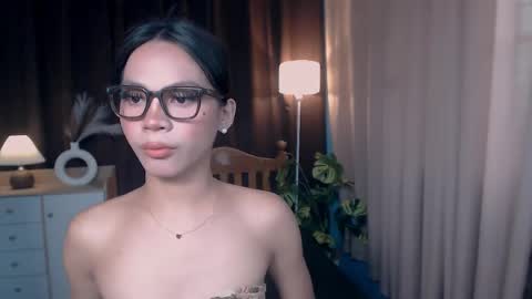 IM NEW HERE ITS ME GIA online show from 22, 3, 2026