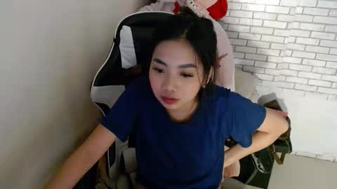 Snapshot of hoelylesly chatting on 27, 2, 2026 Lesley3 online show from 27, 2, 2026