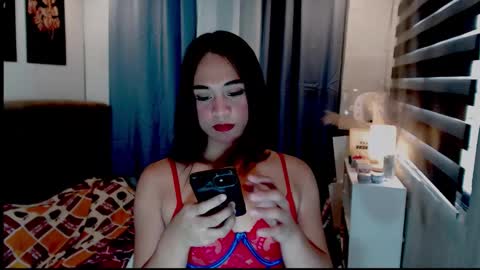 Snapshot of hoelymarie chatting on 4, 5, 2026 hoelymarie online show from 4, 5, 2026
