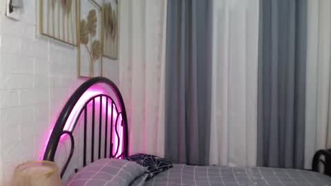 Snapshot of hoelymolly chatting on 4, 7, 2026 hoelymolly online show from 4, 7, 2026