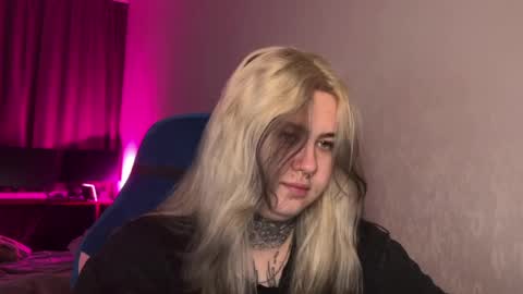 Snapshot of hoffmanite chatting on 6, 4, 2026 hoffmanite online show from 6, 4, 2026