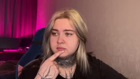 Snapshot of hoffmanite chatting on 6, 4, 2026 hoffmanite online show from 6, 4, 2026