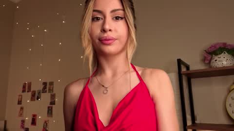 Snapshot of holayoula chatting on 14, 10, 2025 Moni Monica online show from 14, 10, 2025