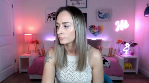 Holi Hurricane online show from 26, 11, 2025