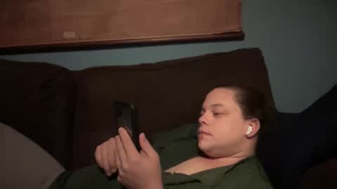 Hollys Drive threw Side Of CB. online show from 31, 10, 2025