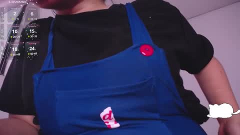 holly_16 online show from 4, 2, 2025