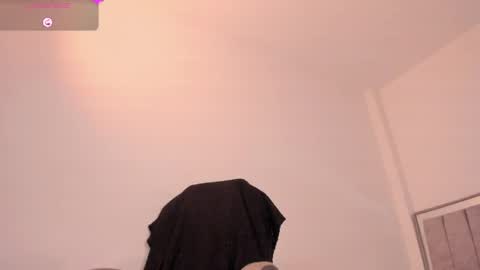 Snapshot of holly_16 chatting on 19, 5, 2026 holly_16 online show from 19, 5, 2026