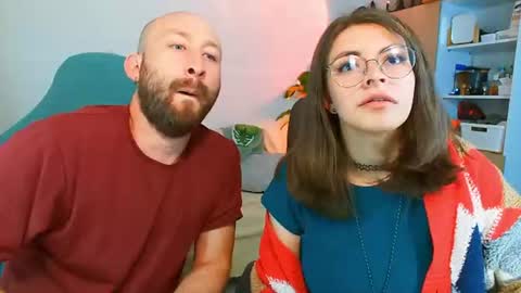 Snapshot of holly_and_honey_69 chatting on 18, 6, 2026 Holly and Honey online show from 18, 6, 2026