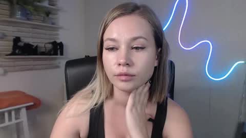 Holly online show from 12, 12, 2024