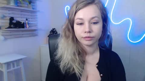 Holly online show from 14, 1, 2025