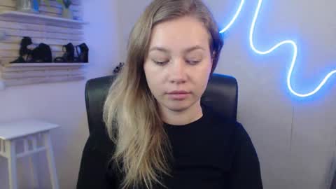 Holly online show from 28, 1, 2025