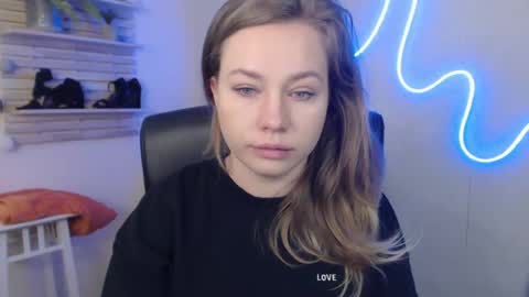 Holly online show from 6, 2, 2025