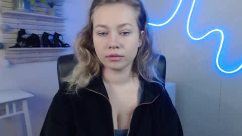 Holly online show from 13, 2, 2025