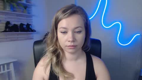 Holly online show from 19, 2, 2025