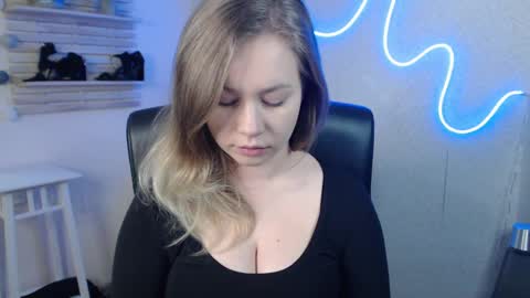 Holly online show from 11, 3, 2025